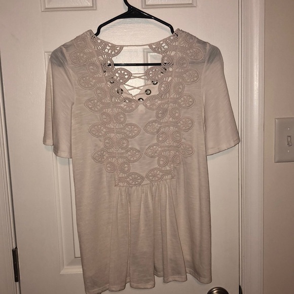 Off white, flowey cotton top with lace detail - Picture 2 of 4